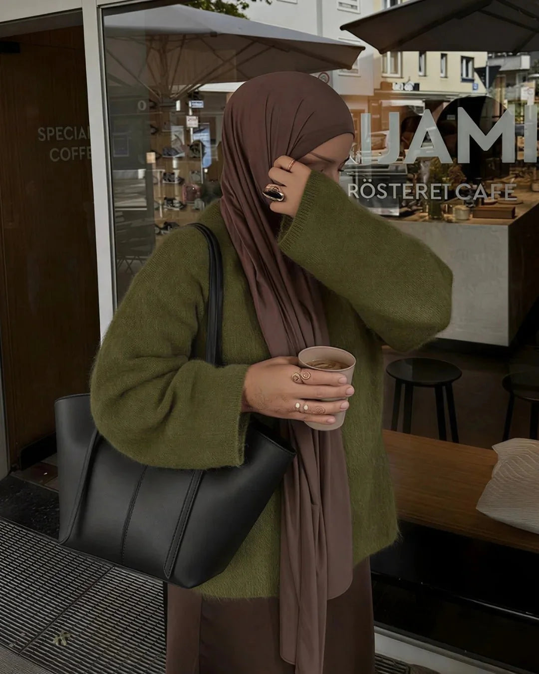 Amara Tote Black Bag - mylight.pk