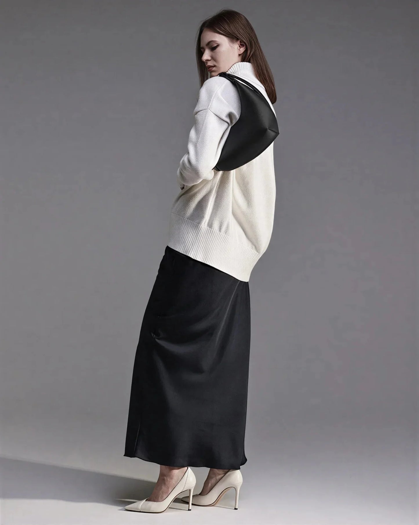 Velora Black Bag - mylight.pk