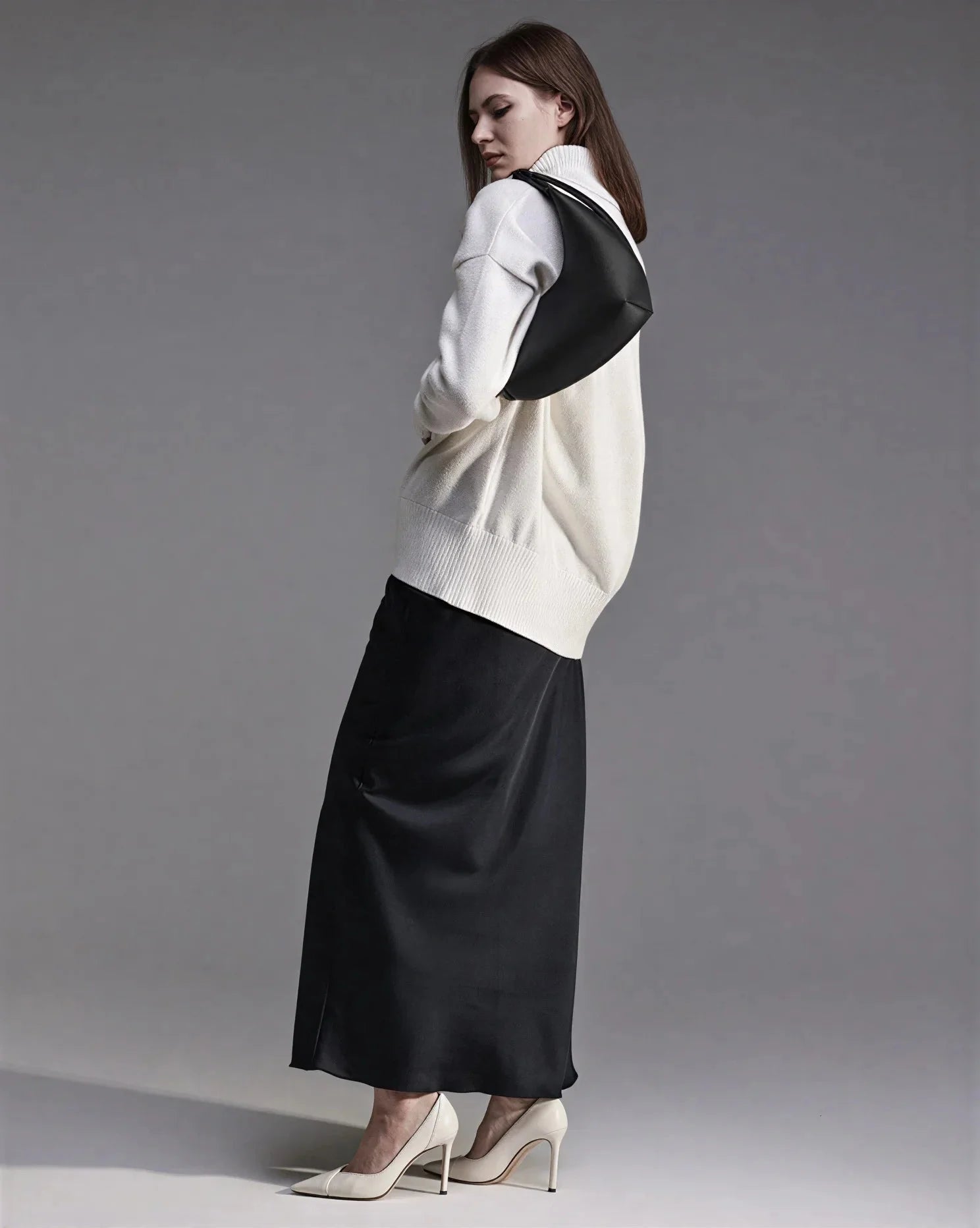 Velora Black Bag - mylight.pk